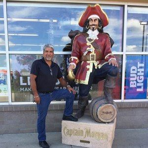 Meet your Posher, Elias